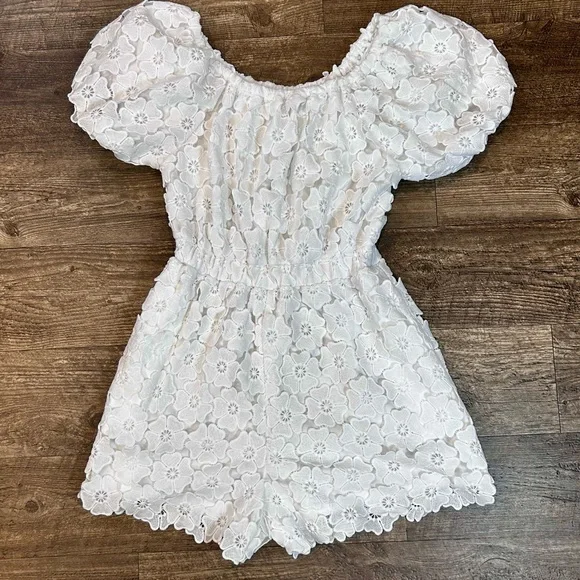 Petal & Pup White Lace Romper with Puff Sleeves - Picture 4 of 8